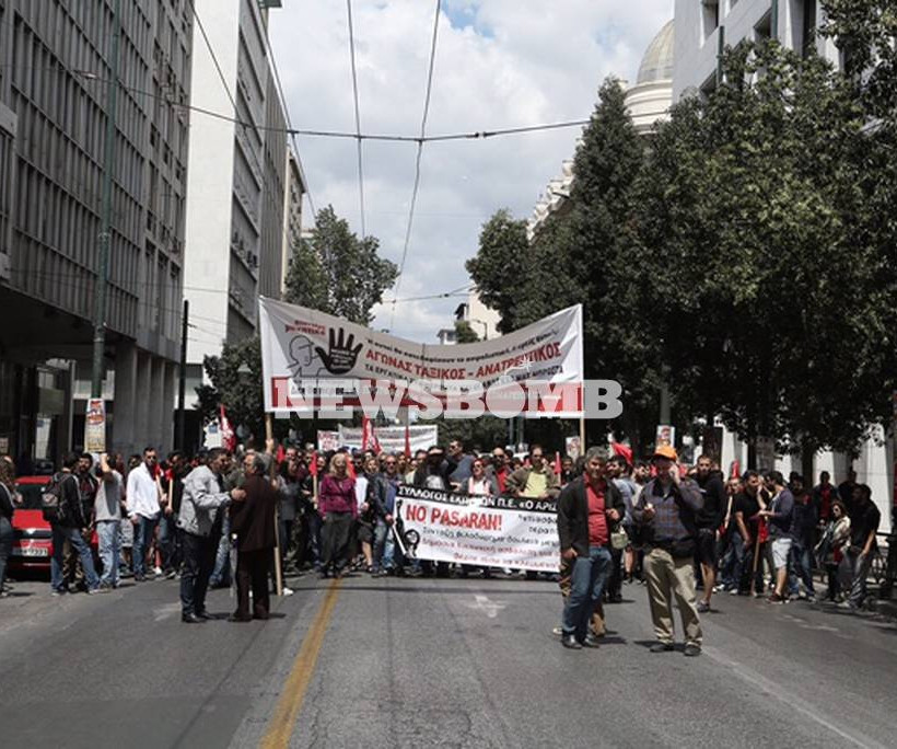Ασφαλιστικό: Σε εξέλιξη τα συλλαλήτηρια στο κέντρο της Αθήνας (photos, video)