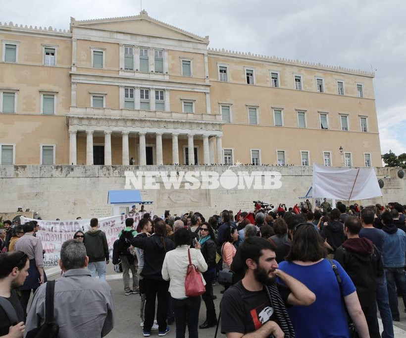Ασφαλιστικό: Σε εξέλιξη τα συλλαλήτηρια στο κέντρο της Αθήνας (photos, video)