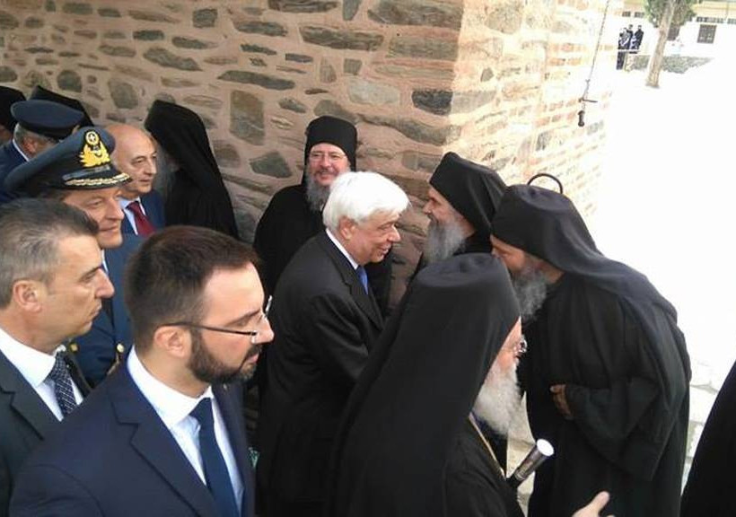 Παυλόπουλος από το Άγιον Όρος: Υπερήφανοι όλοι οι Έλληνες για την ευλογημένη Χερσόνησο του Άθω