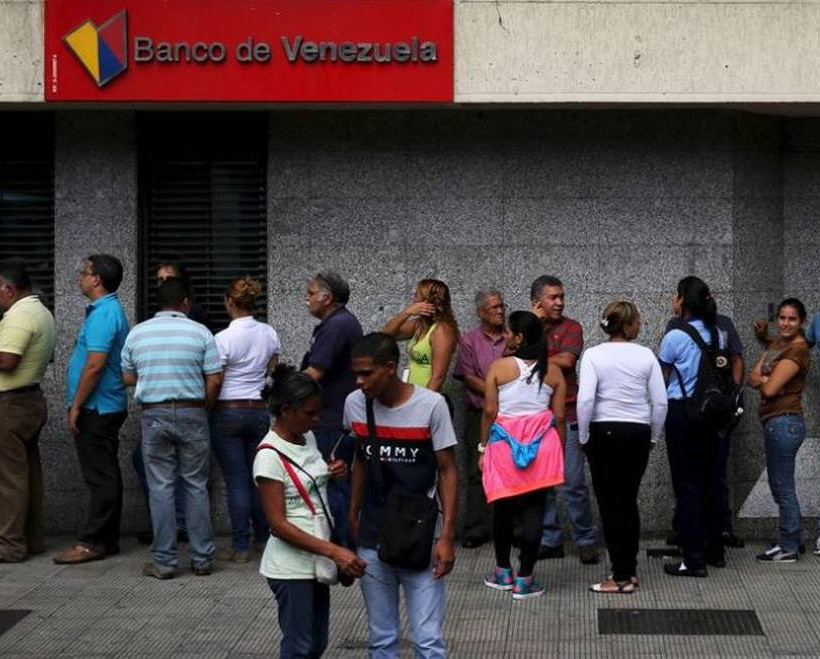 Βενεζουέλα: Στο χείλος της κοινωνικής έκρηξης (Pics & Vids)