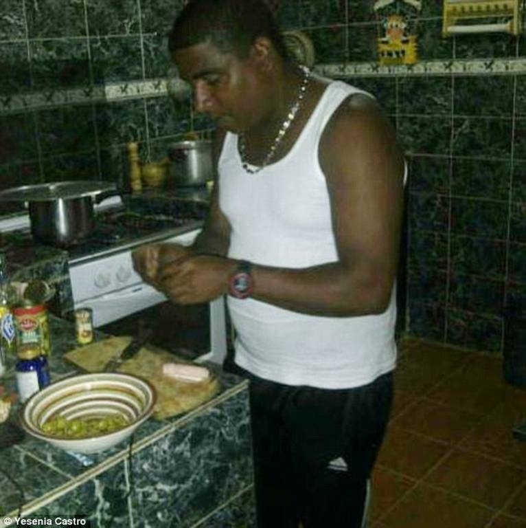 Βίντεο - Σoκ: Τον περιέλουσαν με βενζίνη και τον έκαψαν ζωντανό για 4,5 ευρώ 