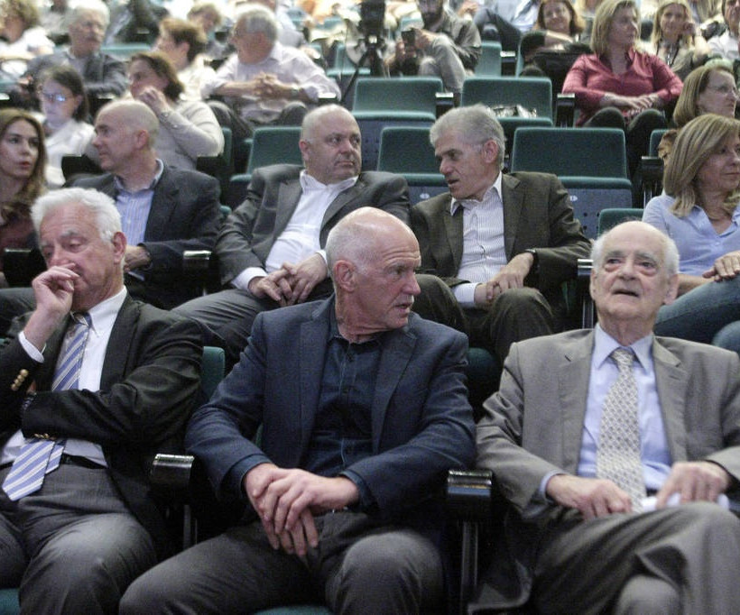 Ποιοι και γιατί «ξεπλένουν» τον Γιώργο Παπακωνσταντίνου
