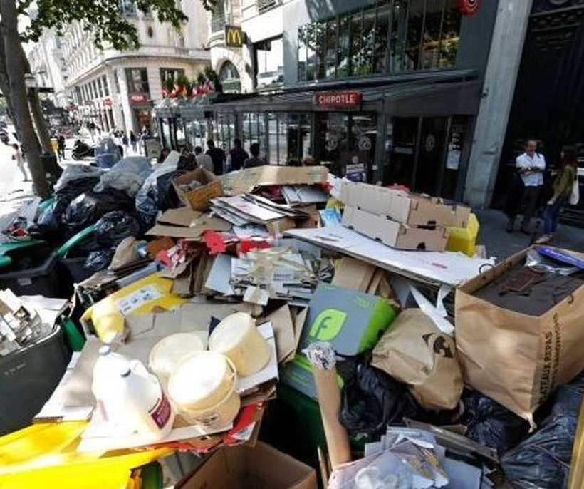 Euro 2016: Σκουπίδια, απεργίες και τρομοκρατία με φόντο τον πύργο του Άιφελ (pics)