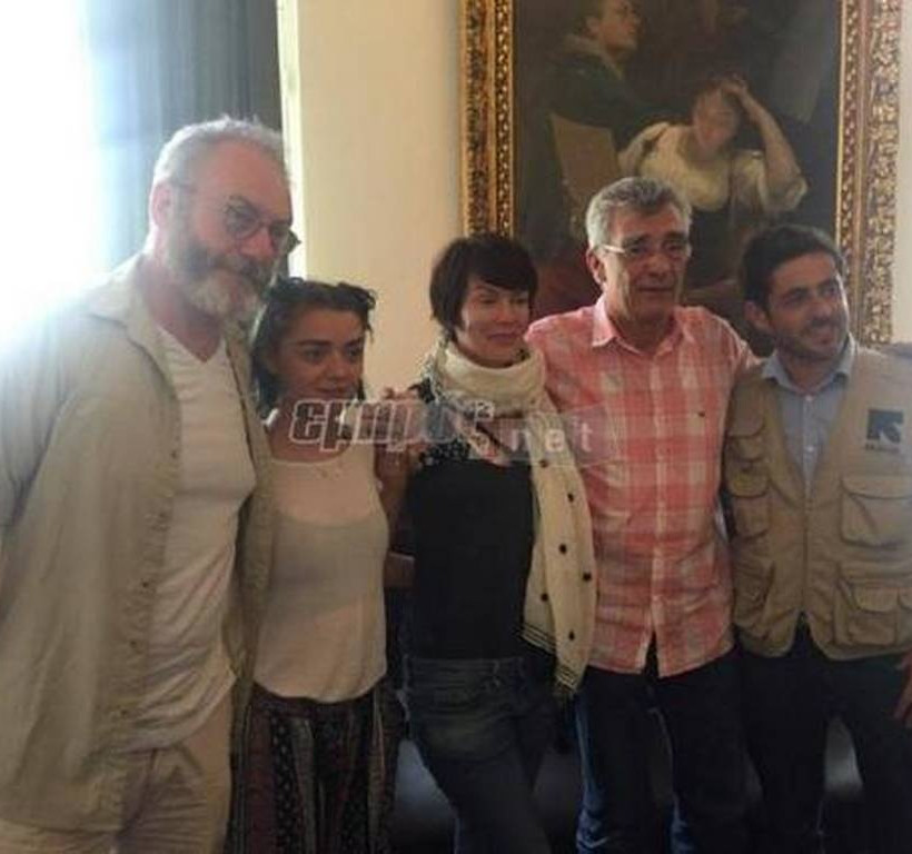 Μυτιλήνη: To Game of Thrones στο πλευρό των προσφύγων (pics)