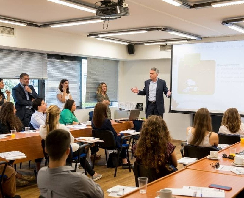 Η MetLife ανοίγει τις πόρτες της στη νέα γενιά