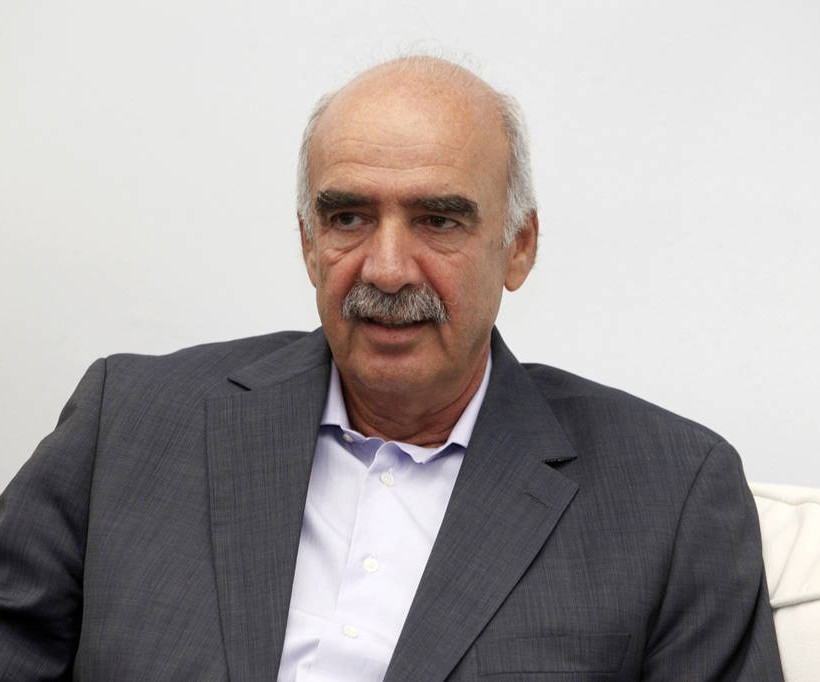 Τετ-α-τετ Μητσοτάκη - Μεϊμαράκη στη Βουλή