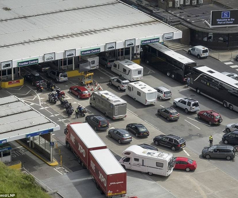 Να πως «εκδικούνται» οι Γάλλοι τους Βρετανούς για το Brexit (Pics & Vid)