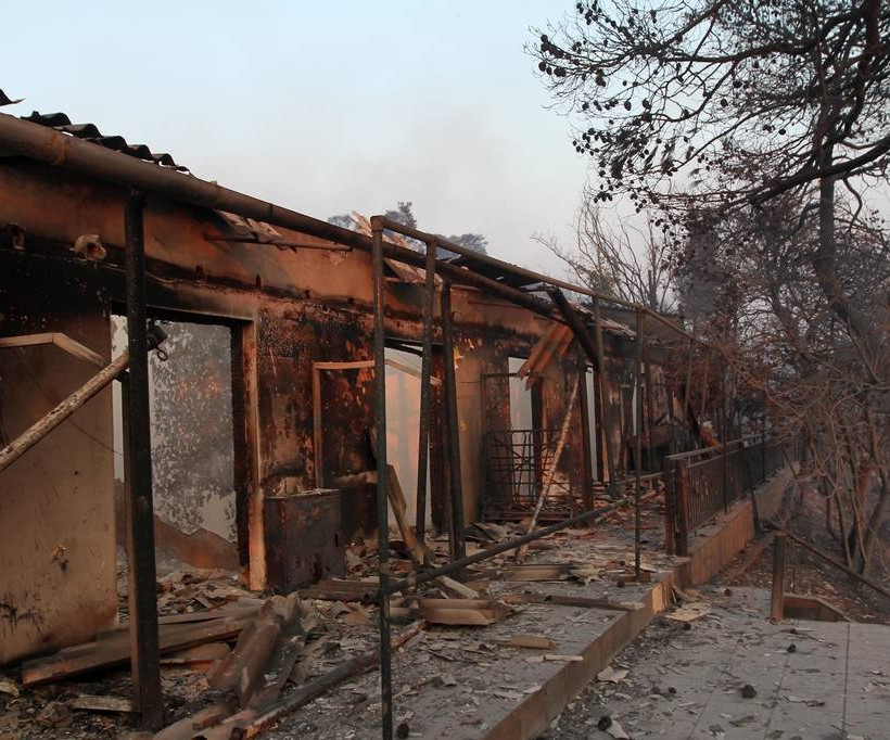 Φωτιά Εύβοια: Ανεξέλεγκτη για τρίτη ημέρα η πυρκαγιά - Σε κατάσταση έκτακτης ανάγκης η Λίμνη (pics)
