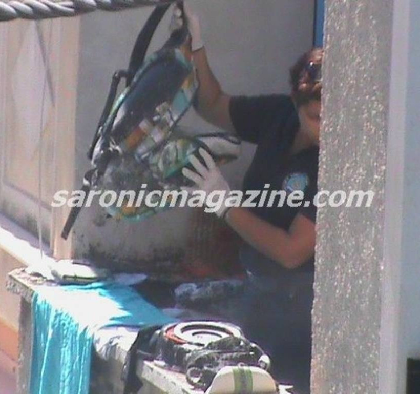 Σοκαριστικές εικόνες από την τραγωδία της Αίγινας – Τα αντικείμενα των επιβατών 