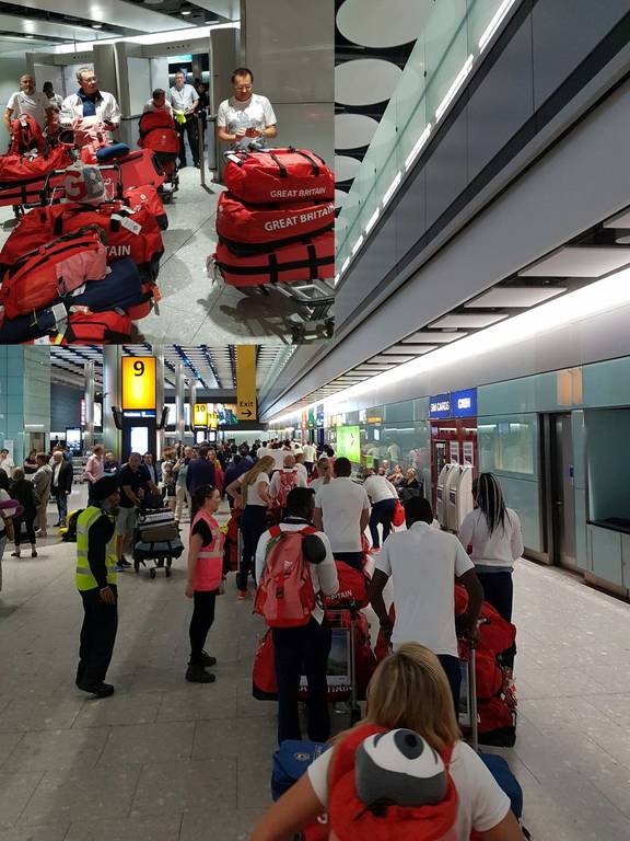 Και ξαφνικά οι Βρετανοί αθλητές αντιλήφθηκαν στο Χίθροου ότι είχαν όλοι τις ίδιες βαλίτσες! (Pics)