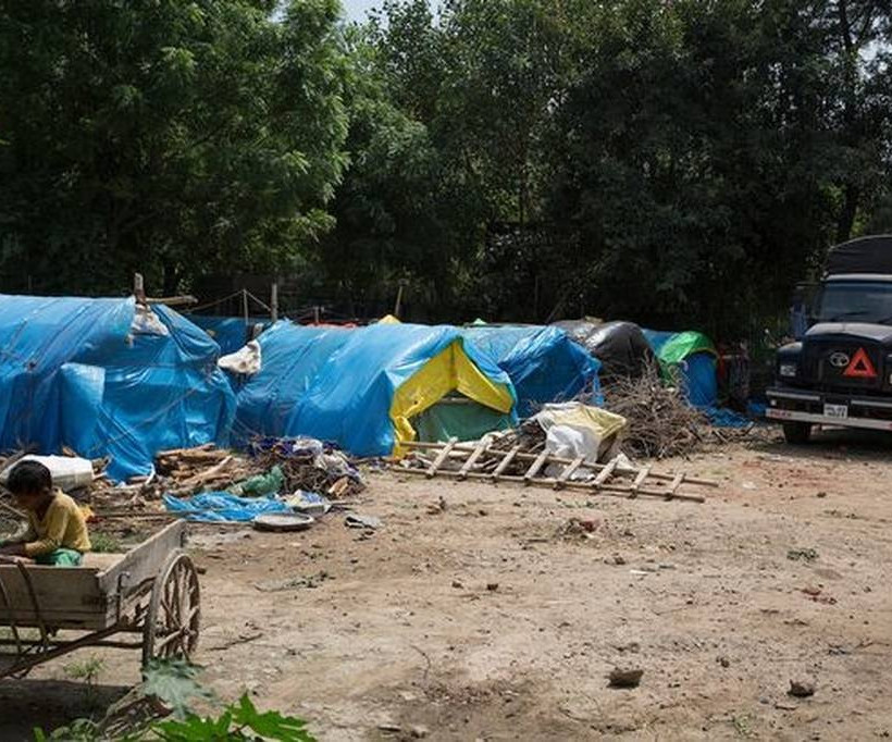 Η απόλυτη φρίκη: Κτήνος άρπαξε βρέφος από την αγκαλιά της μητέρας του και το βίαζε επί ώρες! (pics)