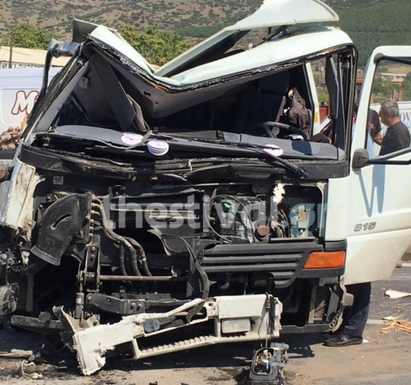 Έκτακτο: Τροχαίο με νταλίκα στη Θεσσαλονίκη - Ένας νεκρός, πέντε τραυματίες 