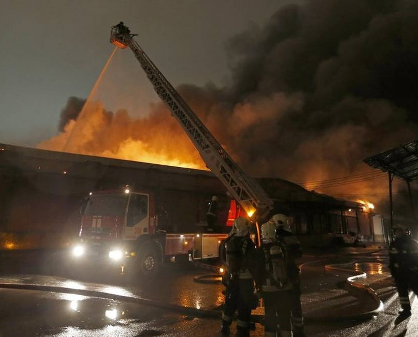Θρήνος στη Ρωσία: Οκτώ πυροσβέστες έχασαν τη ζωή τους σε πυρκαγιά στη Μόσχα