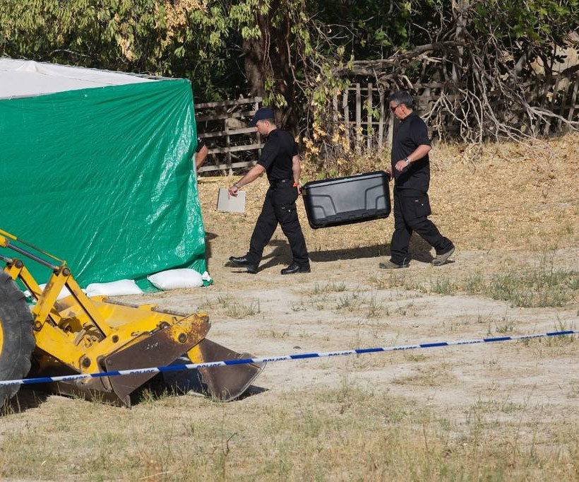 Ραγδαίες εξελίξεις στην υπόθεση Μπεν: Εκατοντάδες οστά ανακαλύφθηκαν στην Κω - Δείτε φωτογραφίες