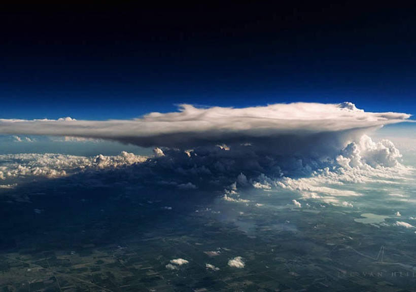 Μέσα από τα μάτια ενός πιλότου: Φωτογραφίες της Γης από ψηλά που «κόβουν την ανάσα»