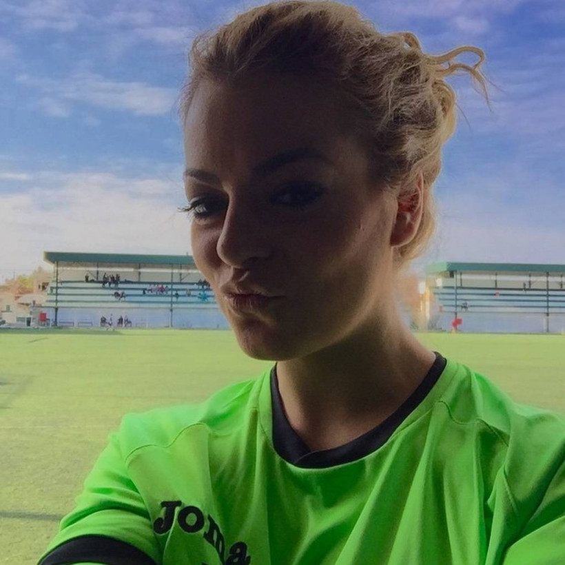 Η πιο σέξι διαιτητής της χώρας που βάζει «φωτιά» στα γήπεδα – Αντέχετε να τη δείτε; (pic)