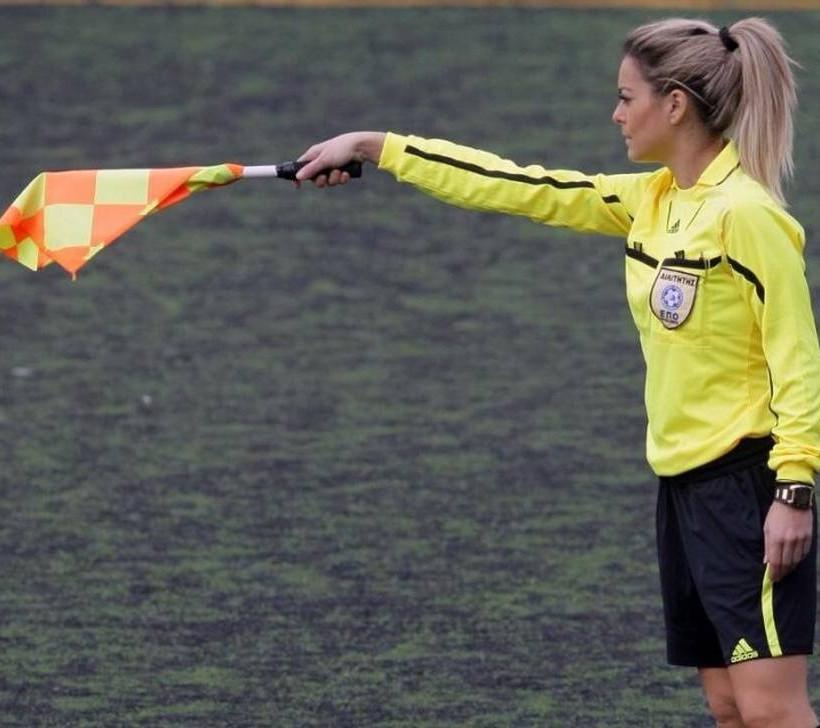 Η πιο σέξι διαιτητής της χώρας που βάζει «φωτιά» στα γήπεδα – Αντέχετε να τη δείτε; (pic)