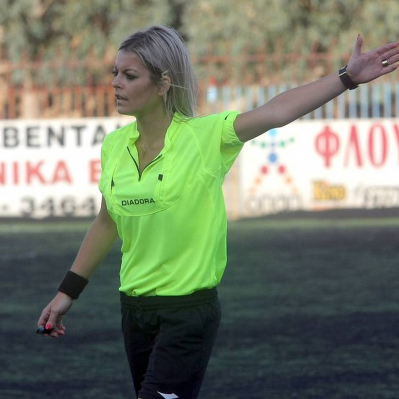 Η πιο σέξι διαιτητής της χώρας που βάζει «φωτιά» στα γήπεδα – Αντέχετε να τη δείτε; (pic)