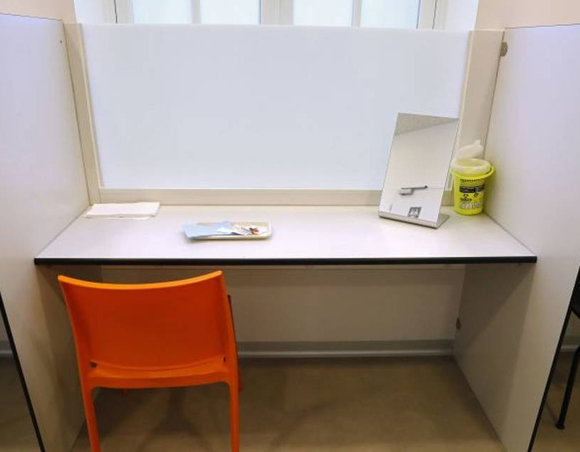 Παρίσι: Εγκαινιάστηκε η πρώτη αίθουσα για χρήση ναρκωτικών! (photos)