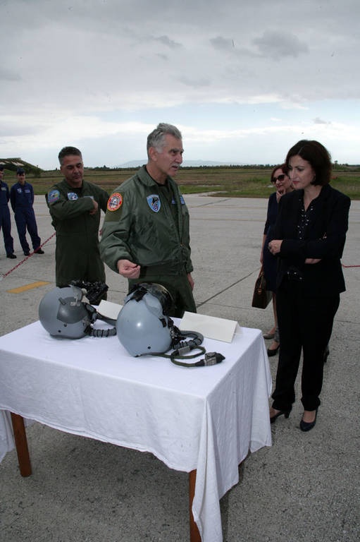 Επίσκεψη Ειδικής Γραμματέως ΥΕΘΑ στο ΑΤΑ και την 110ΠΜ (pics)