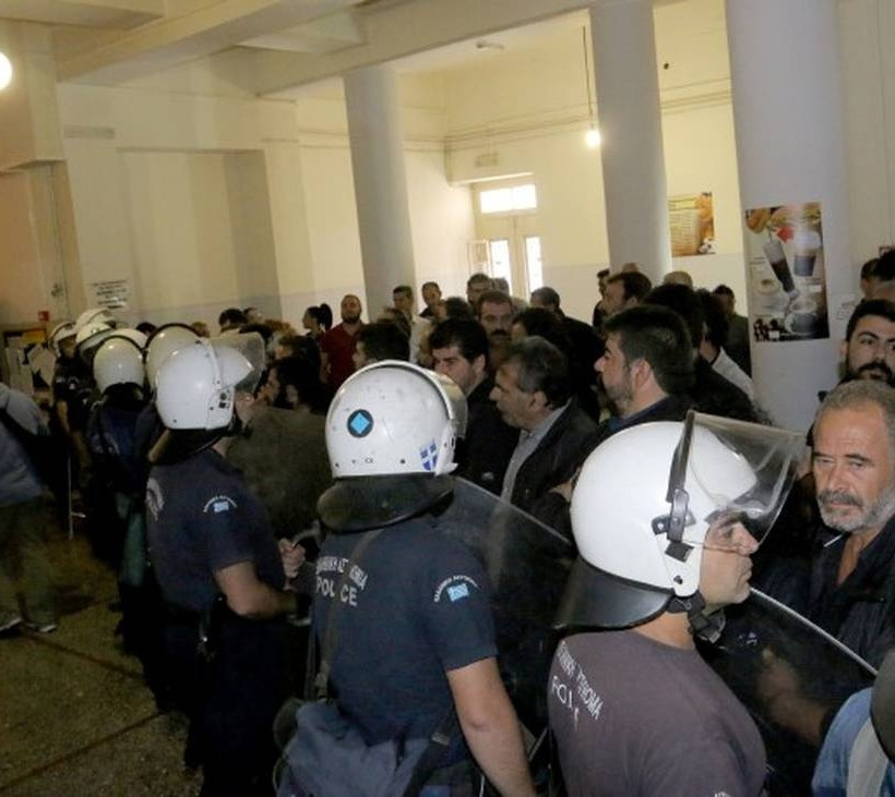 Ανείπωτη τραγωδία στην Κρήτη: Πέθανε, όταν έμαθε ότι ο γιος του είναι φονιάς! (pics)