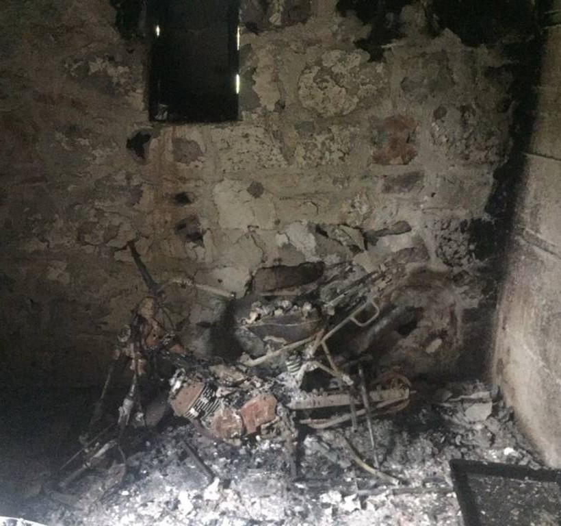 Χανιά: Εμπρηστική επίθεση σε αποθηκευτικό χώρο των «Νεραϊδών» στα Κεραμειά (pics)