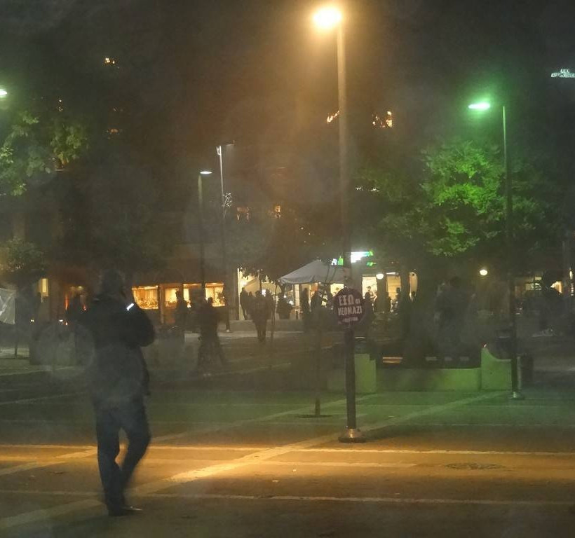«Πόλεμος» στο κέντρο της Ξάνθης – Ντου αντιεξουσιαστών στα γραφεία της ΧΑ