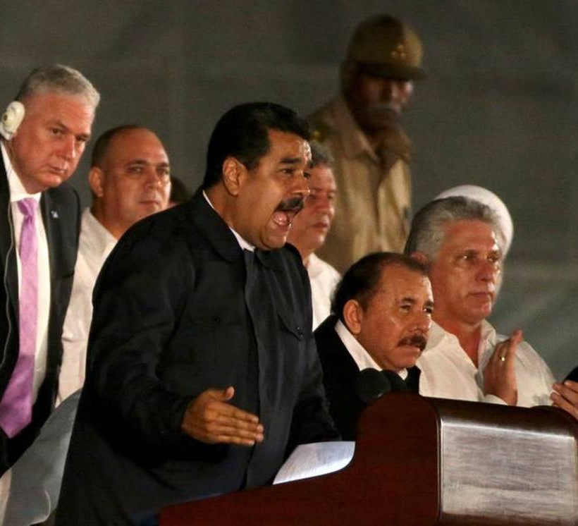 Ξεκίνησε η πομπή που μεταφέρει την τέφρα του Φιντέλ Κάστρο (pics+vid)