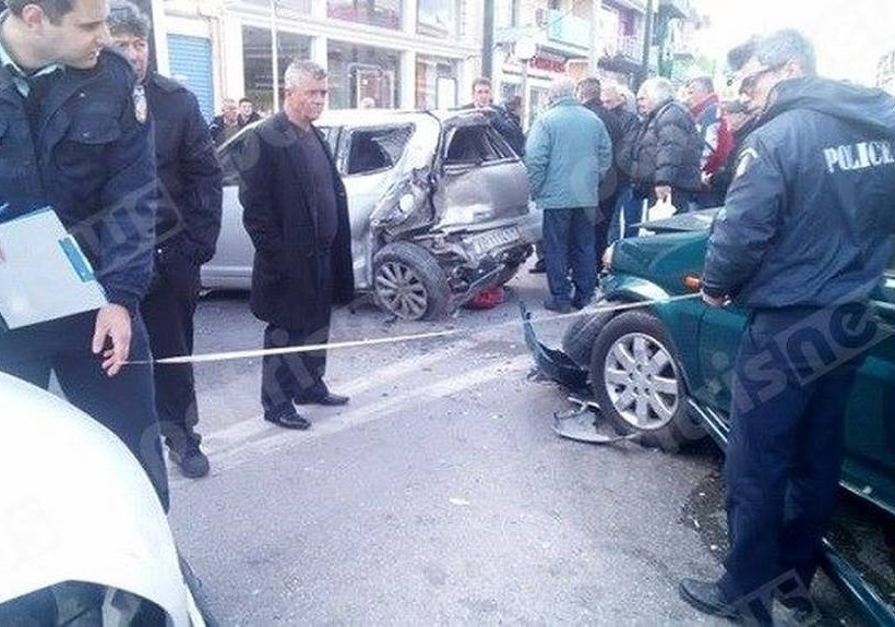 Σοβαρό τροχαίο στο Ίλιον με λεωφορείο (pics&vid)