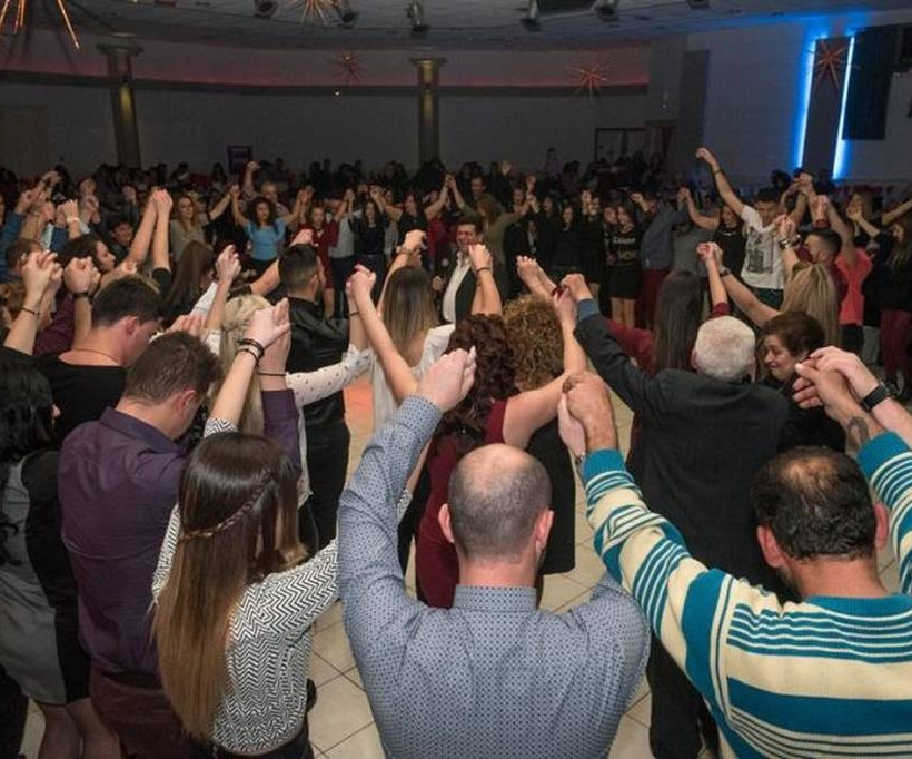 «Μοναδικές στιγμές στον Χριστουγεννιάτικο χορό της Ευξείνου Λέσχης Χαρίεσσας» 