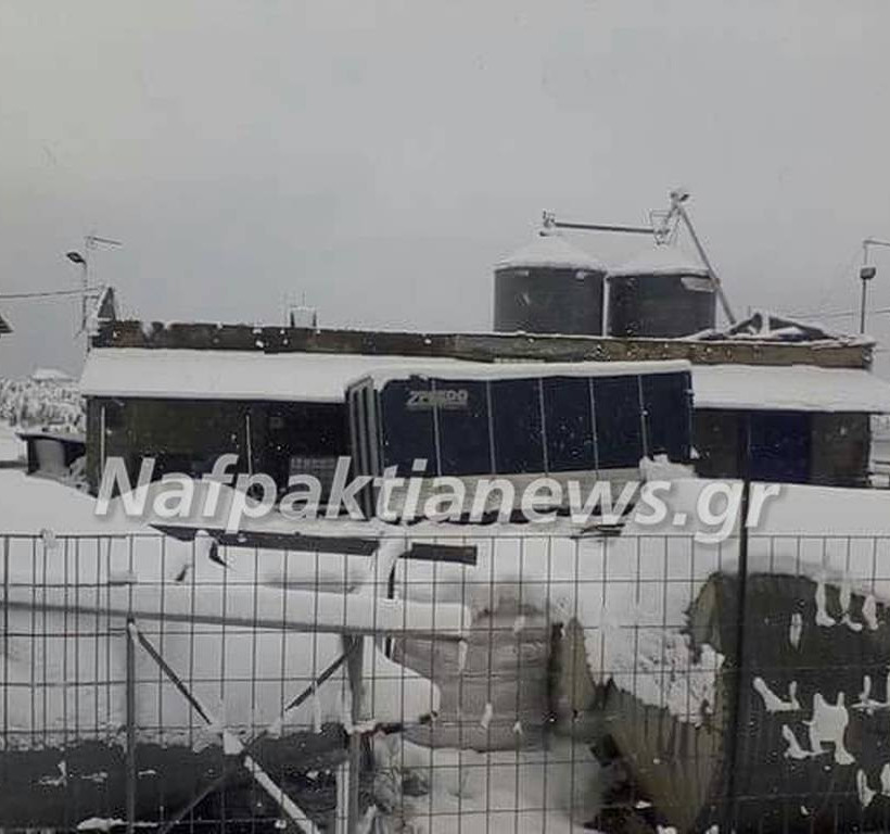 Καιρός LIVE: Κατέρρευσε στέγη από το χιόνι στη Μανάγουλη Φωκίδας (pics)