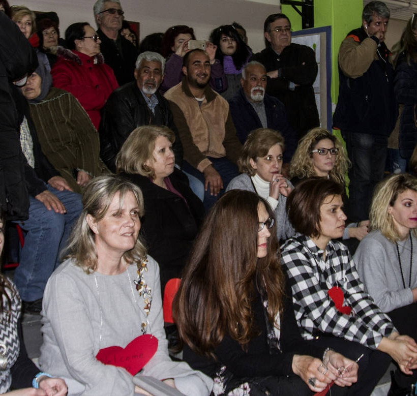 Λάρισα: Θερμό καλωσόρισμα για τα προσφυγόπουλα στο 26ο δημοτικό σχολείο (photos)