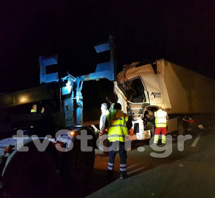 Φρικτό τροχαίο στην Εθνική Οδό Αθηνών - Λαμίας (pics+vid)