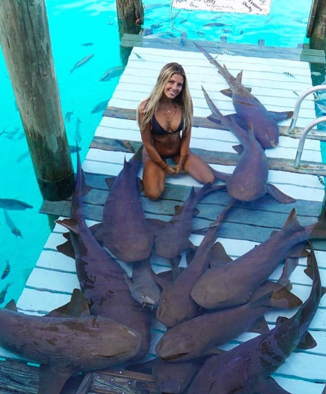 Πώς μια «εκρηκτική» φοιτήτρια Νομικής κατάφερε να ταξιδέψει σε όλο τον κόσμο δωρεάν (photos)