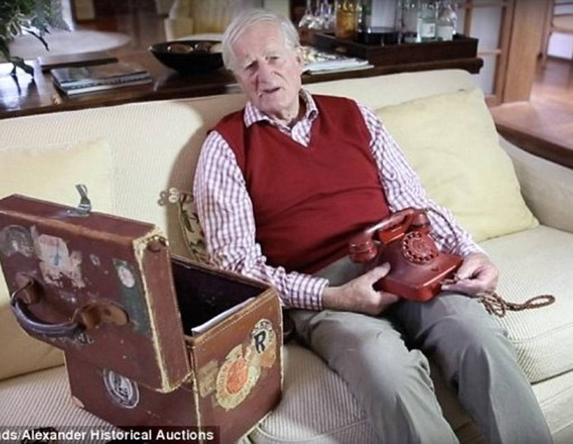 Σε δημοπρασία το τηλέφωνο του Χίτλερ, το καταστροφικότερο «όπλο» όλων των εποχών (Vid)