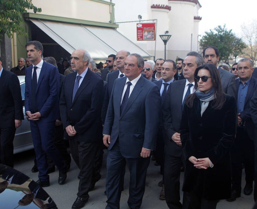 Σύσσωμη η ΝΔ στην κηδεία του πρώην υπουργού Ευάγγελου Μπασιάκου (pics)