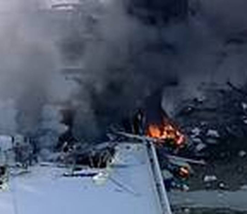 Βίντεο - σοκ: Η στιγμή που το αεροσκάφος καρφώνεται στο εμπορικό κέντρο της Μελβούρνης (pics+vids)