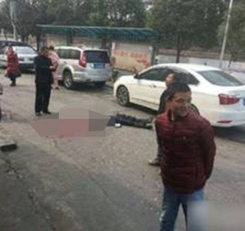 Πελάτης αποκεφάλισε ιδιοκτήτη εστιατορίου με μπαλτά για... 0,40 ευρώ! (pics)