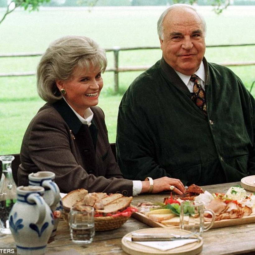 Καταγγελία – βόμβα από τον Βάλτερ Κολ: Η Άνγκελα Μέρκελ σκότωσε τη μητέρα μου (Vid)