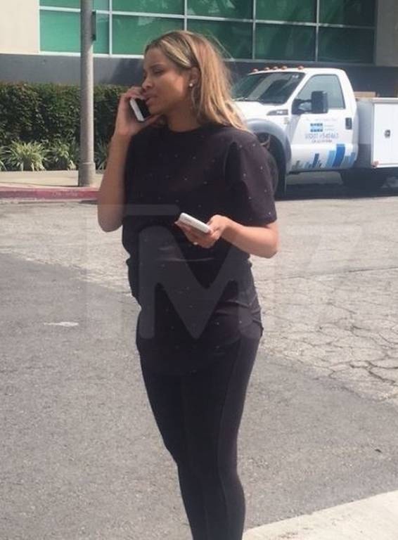 Σοβαρό τροχαίο για διάσημη έγκυο τραγουδίστρια (pics)