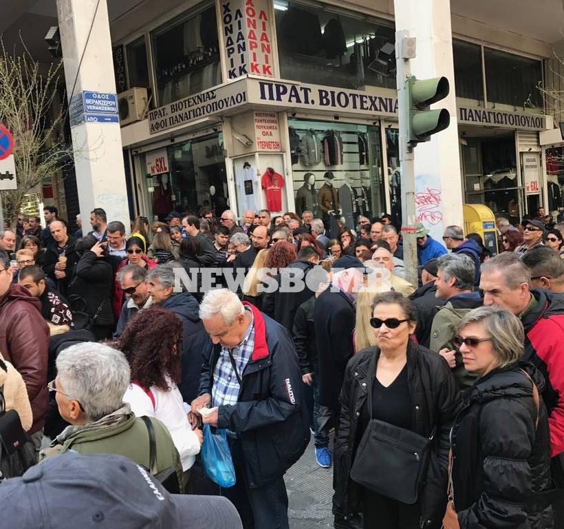 Πορεία της Εθνικής Ομοσπονδίας Τυφλών στο κέντρο της Αθήνας (pics+vid)