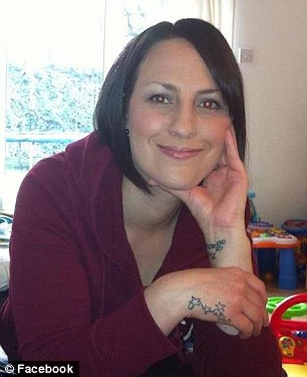 Στη φυλακή η «αχόρταγη» μάνα που έμεινε μόνο με το στρινγκ και έκανε σεξ με 7 ανήλικους ταυτόχρονα