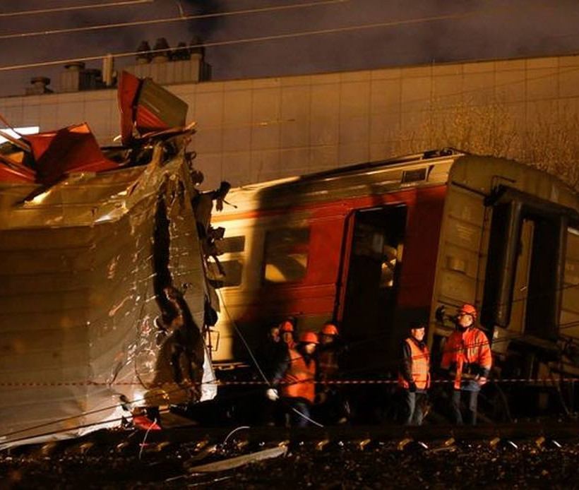 Πανικός στη Μόσχα από σύγκρουση τρένων - Δεκάδες τραυματίες (pics+vids)