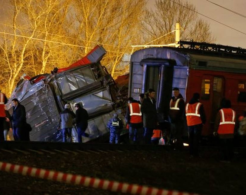 Πανικός στη Μόσχα από σύγκρουση τρένων - Δεκάδες τραυματίες (pics+vids)