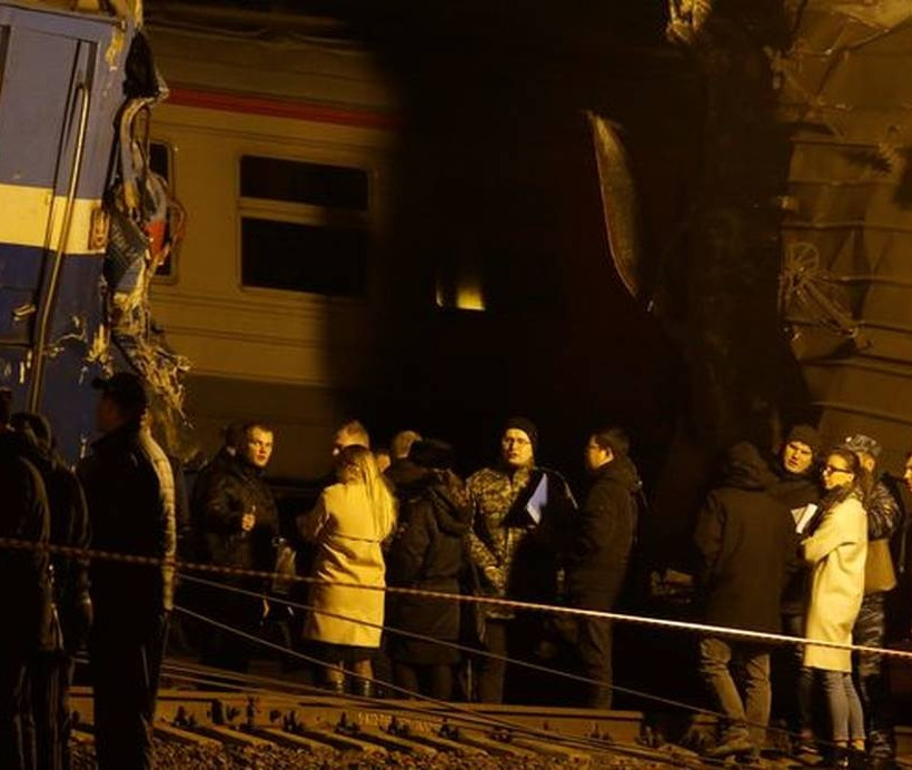 Πανικός στη Μόσχα από σύγκρουση τρένων - Δεκάδες τραυματίες (pics+vids)