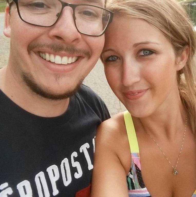 ΣΟΚ: Διεστραμμένη καθηγήτρια βίασε μαθητή της και δεν φαντάζεστε τι έκανε δίπλα τους ο σύζυγός της! 