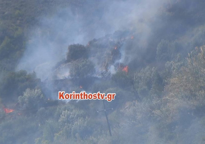 ΤΩΡΑ: Μεγάλη φωτιά σε χαράδρα στην Κόρινθο (pics&vid)