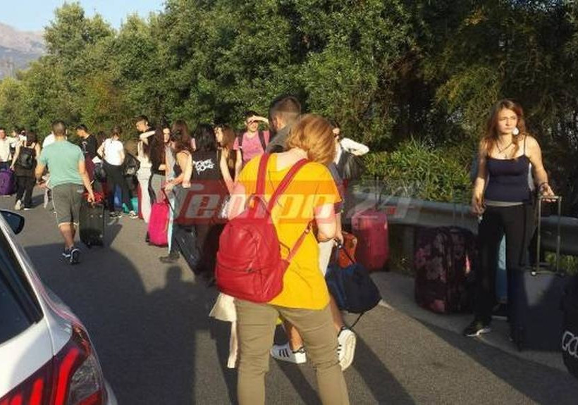 Παραλίγο τραγωδία - Σχολικό λεωφορείο τυλίχθηκε στις φλόγες (photos)