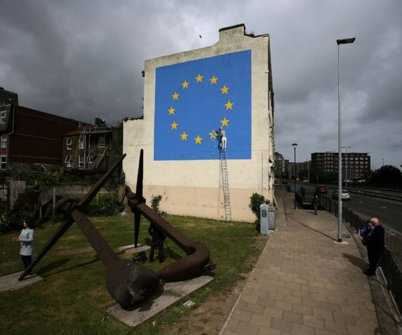 O ανατρεπτικός Banksy «ξαναχτύπησε» και στέλνει καυστικό μήνυμα για το Brexit