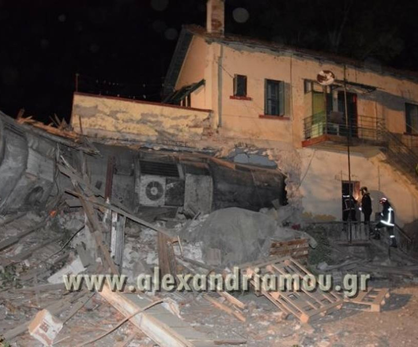 Εκτροχιασμός τρένου στη Θεσσαλονίκη: Οι πρώτες εικόνες από το σημείο του ατυχήματος (pics&vid)